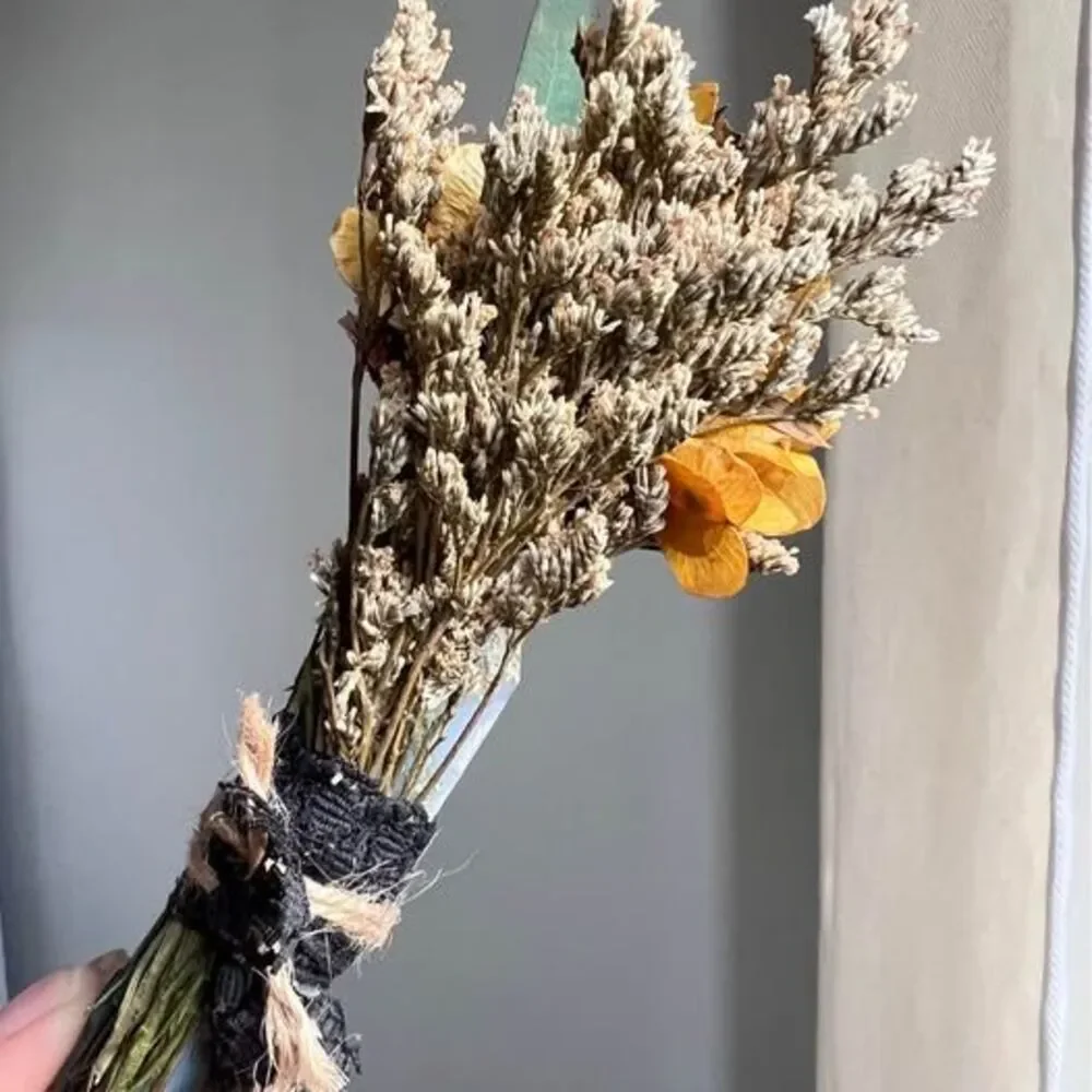 Handmade Crystal Flower Bouquet – Spiritual Home Décor & Gift Moss Agate Point